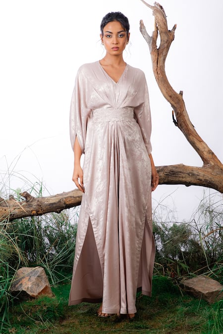 Omana By Ranjana Bothra_Pink Silk Embroidery V-neck Lisa Kaftan With Belt _Online_at_Aza_Fashions