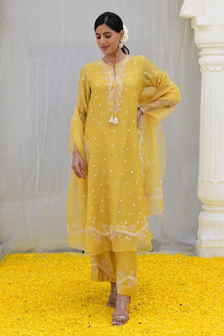 Label Niti Bothra Yellow Banaras Silk Base Embroidered Resham Round Applique Kurta Farshi Pant Set 