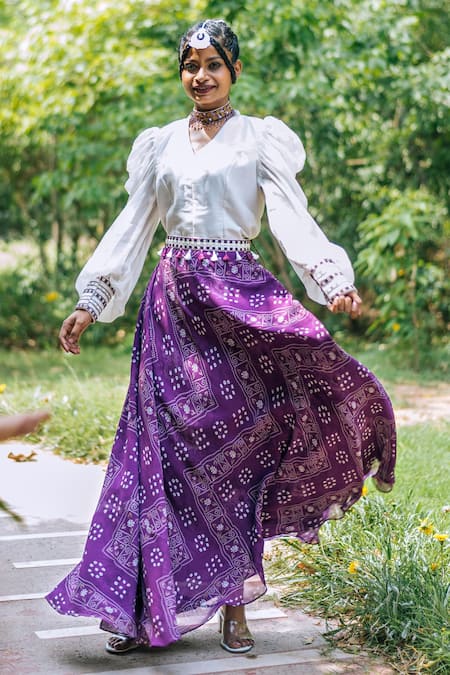 Studio Bagechaa - Purple Banarsi Georgette Bishop Sleeve Blouse With  Bandhani Print Skirt