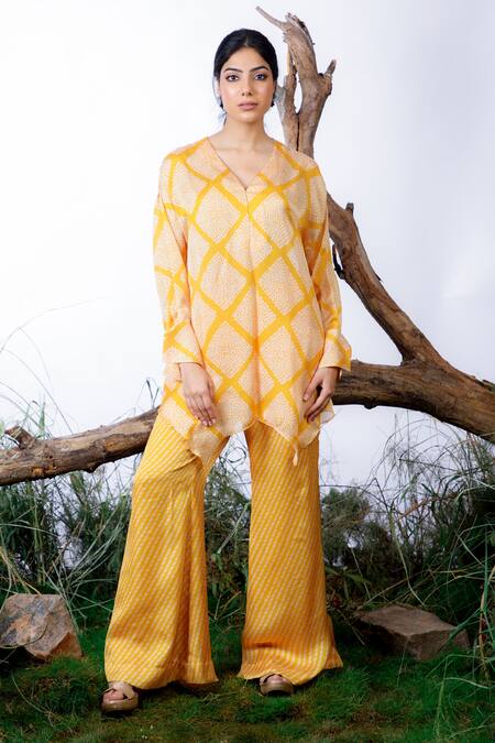 Omana By Ranjana Bothra Yellow Satin, Georgette, Crepe Bandhani Print Asymmetric Top With Pant Online at Aza Fashions Omana By Ranjana Bothra_Yellow Satin, Georgette, Crepe Bandhani Print Asymmetric Top With Pant _Online_at_Aza_Fashions