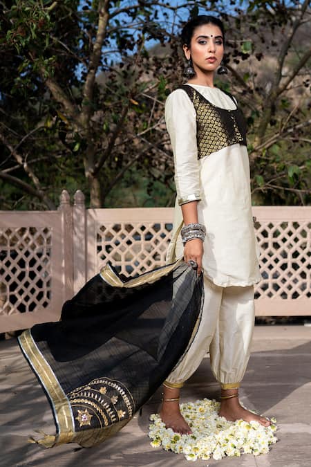 The Home Affair Black Brocade, Silk, Cotton, Chanderi Gota Patti, Banarasi Crop Jacket Kurta Set Online at Aza Fashions The Home Affair_Black Brocade, Silk, Cotton, Chanderi Gota Patti, Banarasi Crop Jacket Kurta Set _Online_at_Aza_Fashions