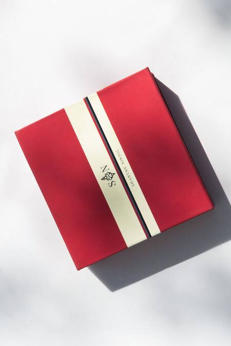 S&N By Shantnu Nikhil_Emerald Green Zari, Beads, Cut Work Thread Embroidered Crest Brooches_Online_at_Aza_Fashions