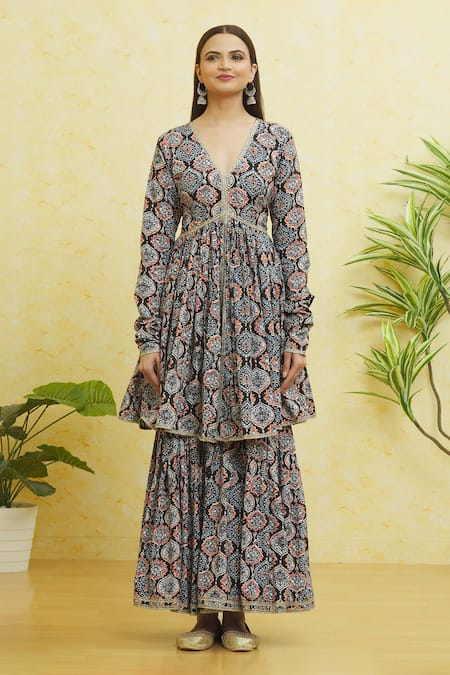 Samyukta Singhania_Black Cotton, Net Lace V-neck Hand Block Print Kurta Sharara Set _Online_at_Aza_Fashions