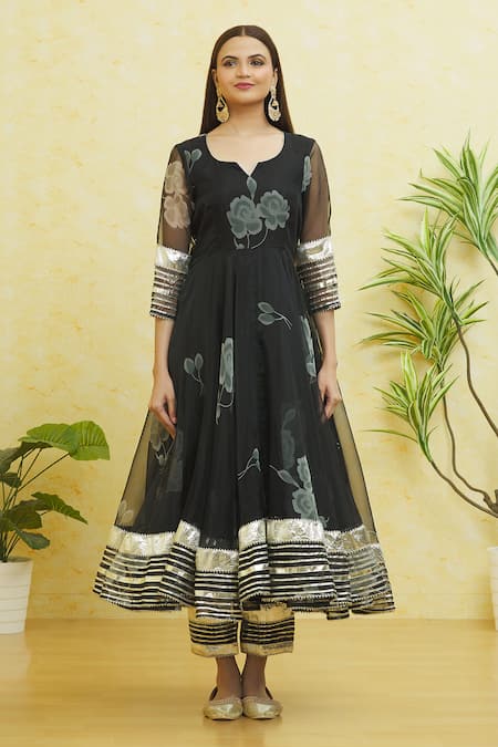 Samyukta Singhania_Black Organza, Cotton Gota Patti Split V-neck Floral Print Anarkali Set _Online_at_Aza_Fashions