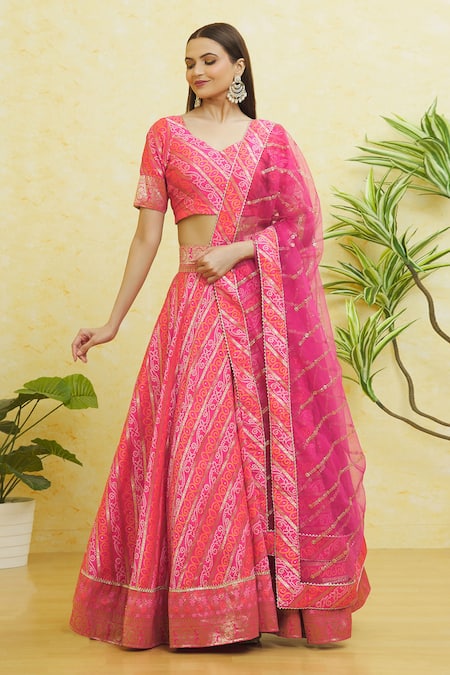Samyukta Singhania_Pink Brocade, Silk Lace Boat Neck Bandhani Print Lehenga Set _Online_at_Aza_Fashions