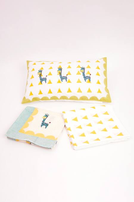 Buy Masaya Yellow Hypoallergenic Cotton Hand My Best Friend Gira The Bedsheet Set Online at Aza Fashions Buy_Masaya_Yellow Hypoallergenic Cotton Hand My Best Friend Gira The Bedsheet Set_Online_at_Aza_Fashions