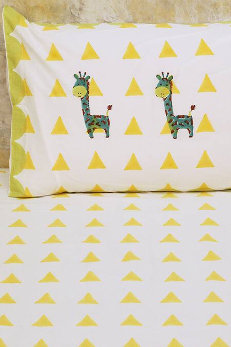 Masaya Yellow Hypoallergenic Cotton Hand My Best Friend Gira The Bedsheet Set at Aza Fashions Masaya_Yellow Hypoallergenic Cotton Hand My Best Friend Gira The Bedsheet Set_at_Aza_Fashions