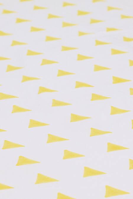 Buy Masaya Yellow Hypoallergenic Cotton Hand My Best Friend Gira The Bedsheet Set Buy_Masaya_Yellow Hypoallergenic Cotton Hand My Best Friend Gira The Bedsheet Set