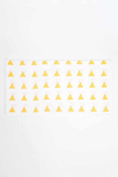 Shop Masaya Yellow Hypoallergenic Cotton Hand My Best Friend Gira The Bedsheet Set Shop_Masaya_Yellow Hypoallergenic Cotton Hand My Best Friend Gira The Bedsheet Set