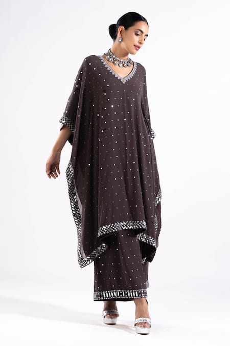 Vvani By Vani Vats Gray V-neck Mirror And Chheeta Work Kaftan Set Online at Aza Fashions Vvani By Vani Vats_Gray V-neck Mirror And Chheeta Work Kaftan Set _Online_at_Aza_Fashions