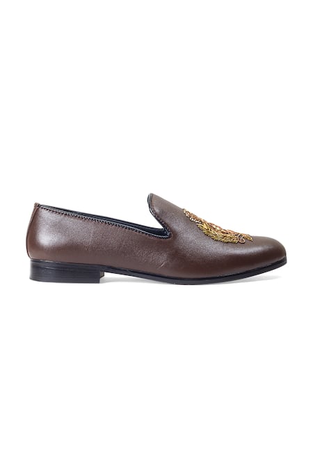 Domani Brown Zardozi Embroidered Slip On Shoes Online at Aza Fashions Domani_Brown Zardozi Embroidered Slip On Shoes _Online_at_Aza_Fashions