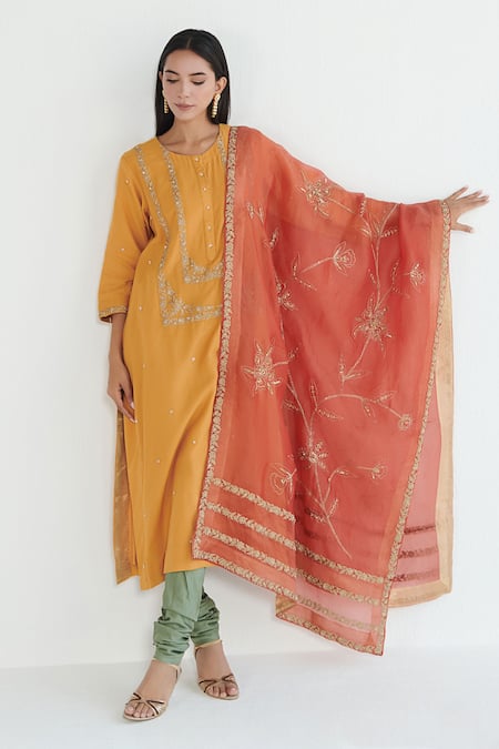 Buy_Neelu Sethi_Yellow Kurta Cotton Silk Hand Embroidered Zari Round Neck And Sequin Set_Online_at_Aza_Fashions