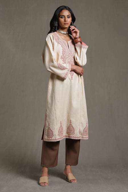 Ritu Kumar_Off White Wool Embroidery Keyhole Neck Dori Work Kaftan With Inner_Online_at_Aza_Fashions