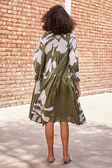 Shop Kharakapas Green Cotton Round Neck Nimboli Lino Print Dress at Aza Fashions Shop_Kharakapas_Green Cotton Round Neck Nimboli Lino Print Dress _at_Aza_Fashions
