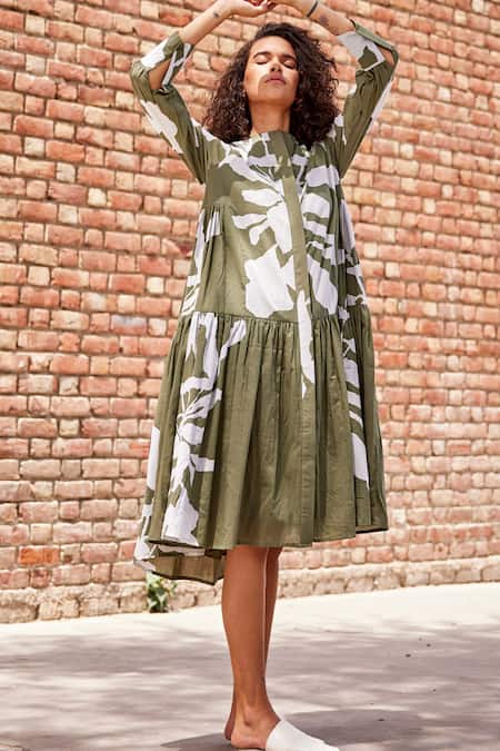 Kharakapas Green Cotton Round Neck Nimboli Lino Print Dress Online at Aza Fashions Kharakapas_Green Cotton Round Neck Nimboli Lino Print Dress _Online_at_Aza_Fashions