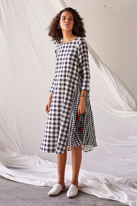 Buy Kharakapas Black Cotton Round Neck Happy Space Checkered Dress Online at Aza Fashions Buy_Kharakapas_Black Cotton Round Neck Happy Space Checkered Dress _Online_at_Aza_Fashions