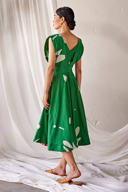 Shop Kharakapas Green Cotton V-neck Chirping Birds Printed Dress at Aza Fashions Shop_Kharakapas_Green Cotton V-neck Chirping Birds Printed Dress _at_Aza_Fashions