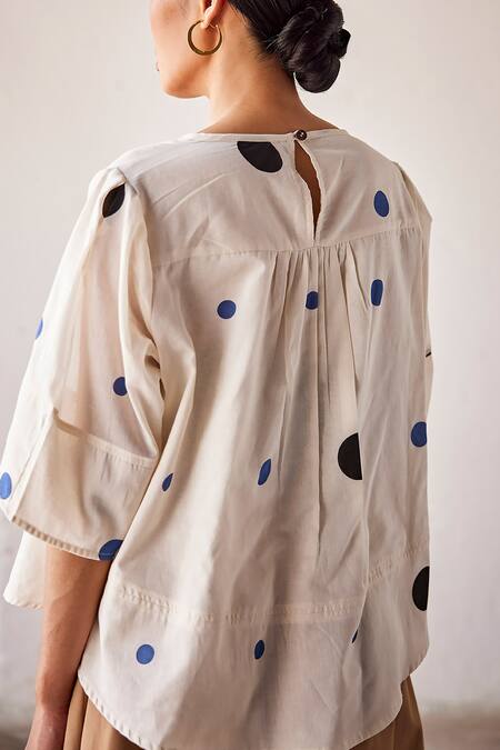Buy Kharakapas Off White Cotton Round Neck Poppins Polka Print Top Online at Aza Fashions Buy_Kharakapas_Off White Cotton Round Neck Poppins Polka Print Top _Online_at_Aza_Fashions