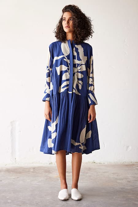 Kharakapas_Blue Cotton Round Neck Dusk Lino Print Dress _Online_at_Aza_Fashions