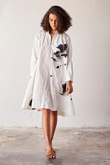 Kharakapas White Poplin Printed Abstract Mandarin Collar Dress  