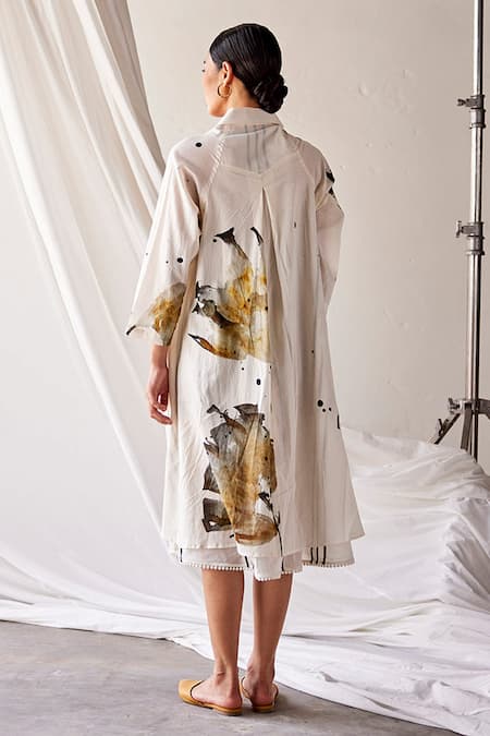 Shop_Kharakapas_Off White Cotton Collared Hydrangeas Art Print Dress _at_Aza_Fashions