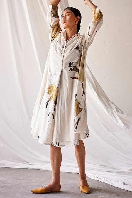Shop_Kharakapas_Off White Cotton Collared Hydrangeas Art Print Dress _Online_at_Aza_Fashions