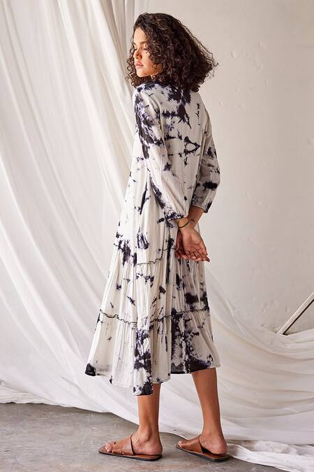 Kharakapas_White Cotton Round Neck Summer Solstice Tie Dye Dress _Online_at_Aza_Fashions