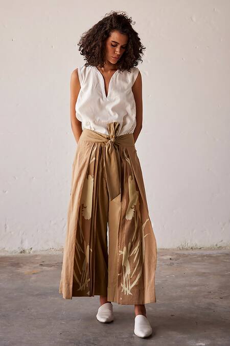 Kharakapas_Brown Cotton Sun Baked Pleated Trouser _Online_at_Aza_Fashions
