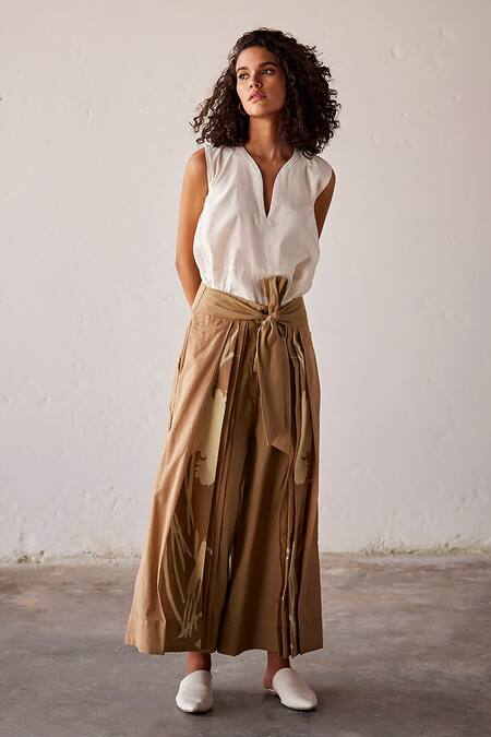 Buy_Kharakapas_Brown Cotton Sun Baked Pleated Trouser _Online_at_Aza_Fashions