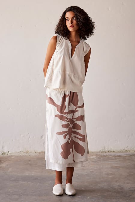 Kharakapas_Off White Cotton Butterscotch Floral Lino Print Skort _Online_at_Aza_Fashions
