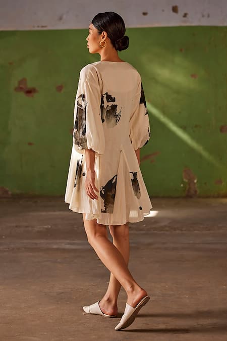 Shop_Kharakapas_Off White Cotton V-neck Tequila Sunrise Art Print Dress _at_Aza_Fashions
