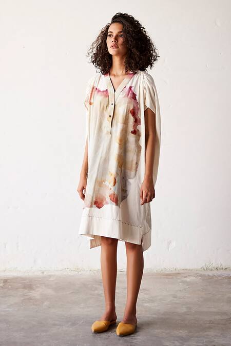 Buy_Kharakapas_Off White Cotton, Muslin Embroidery V-neck Sea Shells Art Print Dress _Online_at_Aza_Fashions