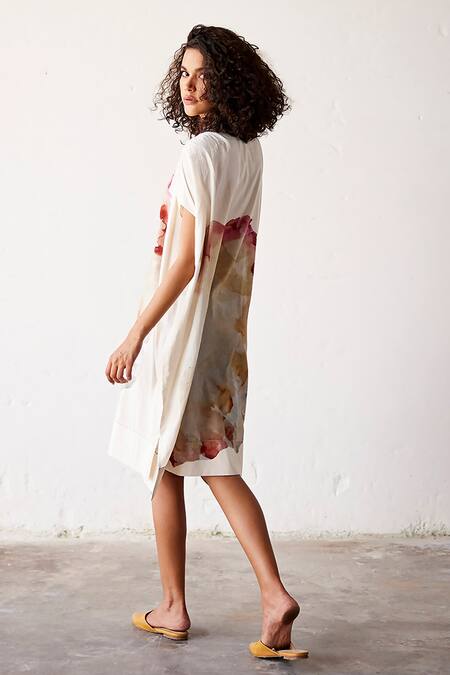 Shop_Kharakapas_Off White Cotton, Muslin Embroidery V-neck Sea Shells Art Print Dress _Online_at_Aza_Fashions