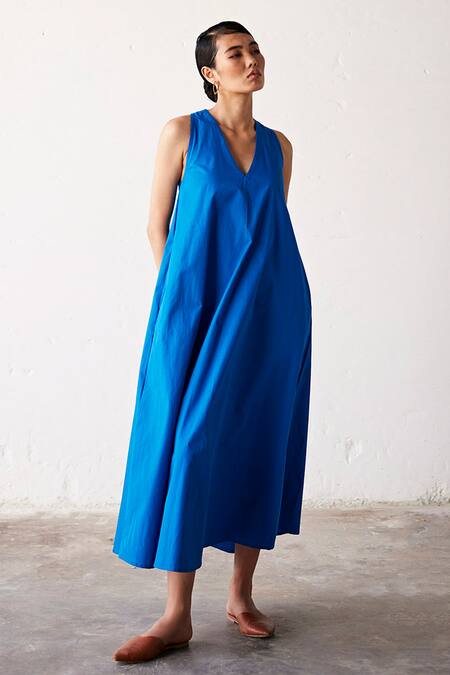 Buy_Kharakapas_Blue Poplin V-neck Clear Skies V Dress _Online_at_Aza_Fashions