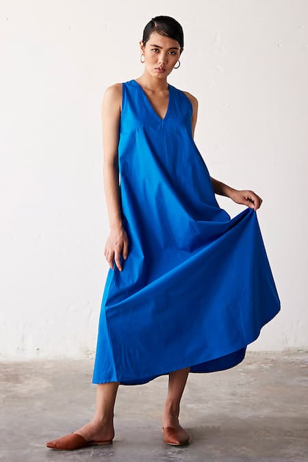 Shop_Kharakapas_Blue Poplin V-neck Clear Skies V Dress _Online_at_Aza_Fashions