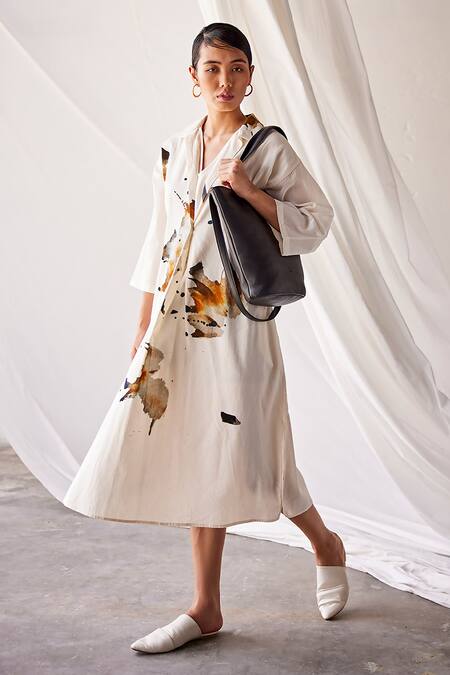 Buy_Kharakapas_Off White Cotton Collared Summer Splash Art Print Dress _Online_at_Aza_Fashions