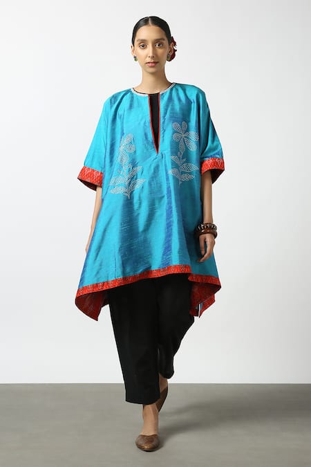 Latha Puttanna Resham Hand Embroidered Phiran Tunic 