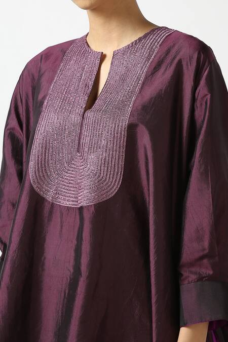 Buy_LATHA PUTTANNA_Wine Two Tone Silk Hand Embroidered Thread Work Notched Asymmetric Phiran Tunic _Online_at_Aza_Fashions