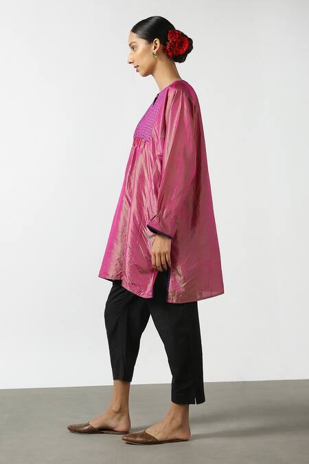 Buy_LATHA PUTTANNA_Pink Two Tone Silk Hand Embroidered Thread And Bead Work Notched Yoke Phiran Tunic _Online_at_Aza_Fashions