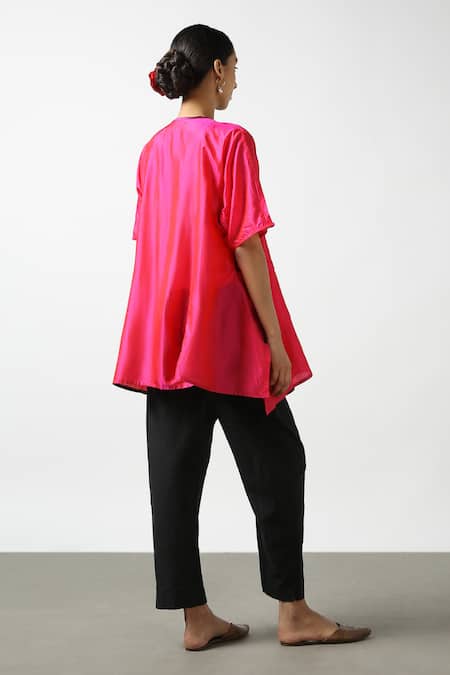 Shop Latha Puttanna Pink Two Tone Silk Hand Embroidered Resham Work Short Dual Phiran Tunic at Aza Fashions Shop_Latha Puttanna_Pink Two Tone Silk Hand Embroidered Resham Work Short Dual Phiran Tunic _at_Aza_Fashions