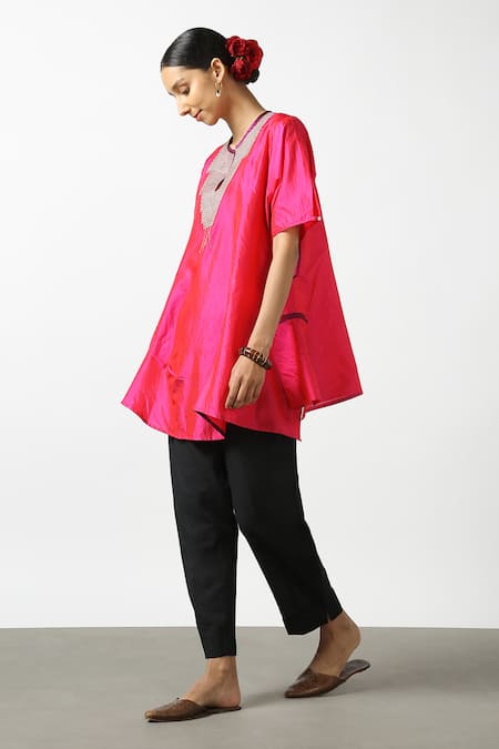 Buy Latha Puttanna Pink Two Tone Silk Hand Embroidered Resham Work Short Dual Phiran Tunic Online at Aza Fashions Buy_Latha Puttanna_Pink Two Tone Silk Hand Embroidered Resham Work Short Dual Phiran Tunic _Online_at_Aza_Fashions