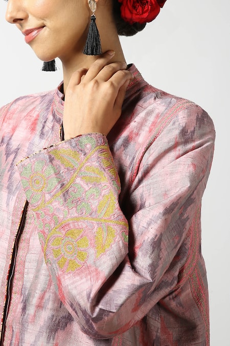 Buy_LATHA PUTTANNA_Pink Silk Embroidery Handwoven Ikat Pattern Coat _Online_at_Aza_Fashions