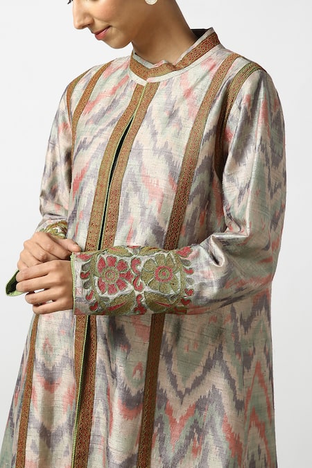 Buy_LATHA PUTTANNA_Beige Hand Woven Silk Embroidered Collar Coat  _Online_at_Aza_Fashions