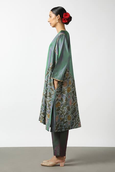 Buy_Latha Puttanna_Blue Two Tone Silk Embroidered Applique Straight Kurta And Pant Set  _Online_at_Aza_Fashions