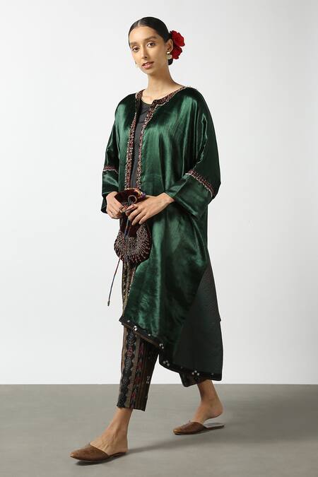 LATHA PUTTANNA Green Modal Silk Embroidered Ikat Round Long Jacket Online at Aza Fashions LATHA PUTTANNA_Green Modal Silk Embroidered Ikat Round Long Jacket _Online_at_Aza_Fashions