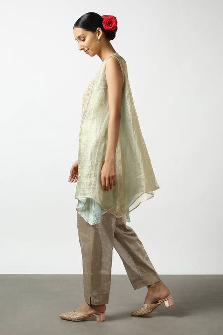 LATHA PUTTANNA_Green Silk Tissue Embroidery Gota Keyhole Stripe Kurta And Pant Set _Online_at_Aza_Fashions