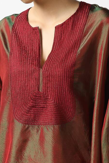 Shop Latha Puttanna Maroon Two Tone Silk Hand Embroidered Thread Work Notched Dual Phiran Tunic Online at Aza Fashions Shop_Latha Puttanna_Maroon Two Tone Silk Hand Embroidered Thread Work Notched Dual Phiran Tunic _Online_at_Aza_Fashions