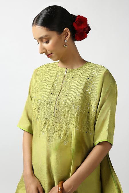 Buy_Latha Puttanna_Green Raw Silk Embroidered Mirror Round Kurta And Pant Set  _Online_at_Aza_Fashions