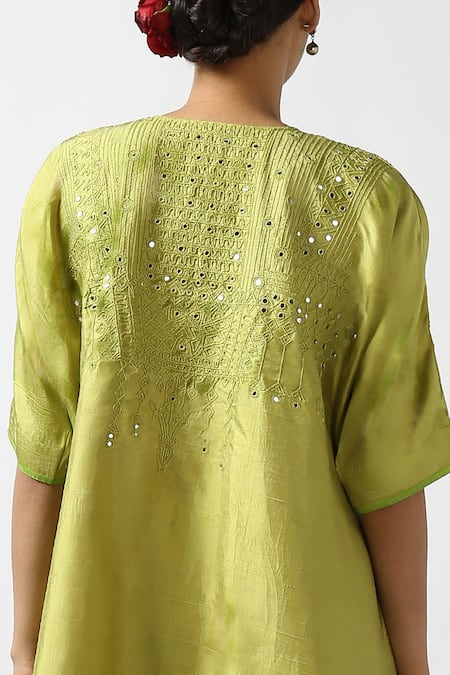 Latha Puttanna_Green Raw Silk Embroidered Mirror Round Kurta And Pant Set  _at_Aza_Fashions