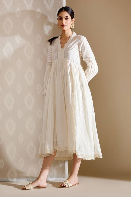 Buy Bunka White Chanderi Plunge Neck Sanam Laced Tunic at Aza Fashions Buy_Bunka_White Chanderi Plunge Neck Sanam Laced Tunic_at_Aza_Fashions